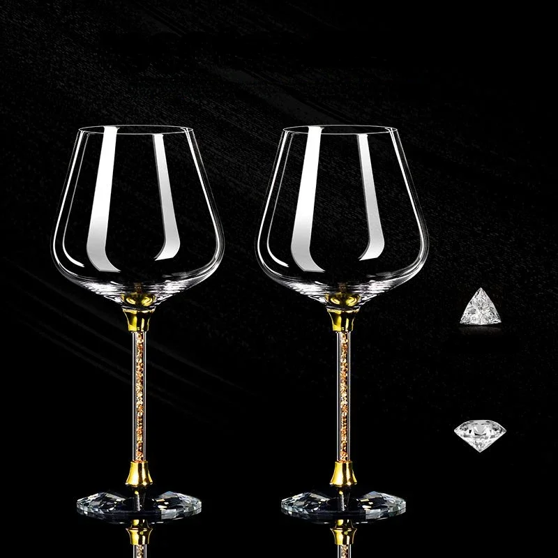 مجموعة زجاج نبيذ كريستالي راقي - مراجعة Glow In The Dark Party Glasses وسعره